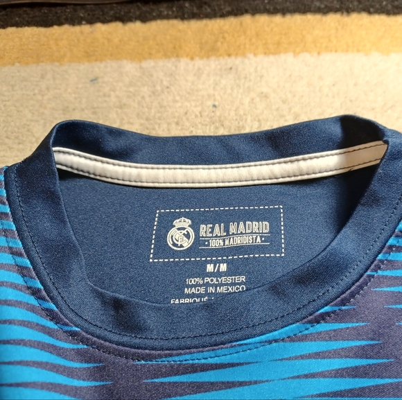 Real madrid t shirt - Picture 3 of 4